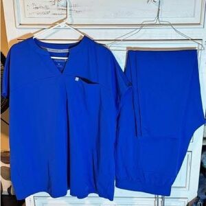 Blue Women's Fabletics Scrub Set